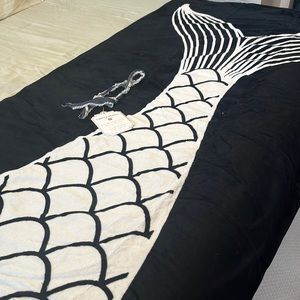 NWT Emily & Meritt Mermaid Tail Beach Towel